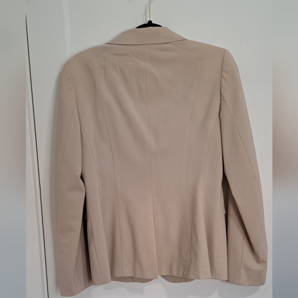 Ann Taylor Tailored Fit Blazer – Women’s Size 4 (Cream / Beige) - Picture 3 of 7